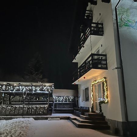Casuta De Langa Izvor Hotel Moeciu De Sus Exterior photo