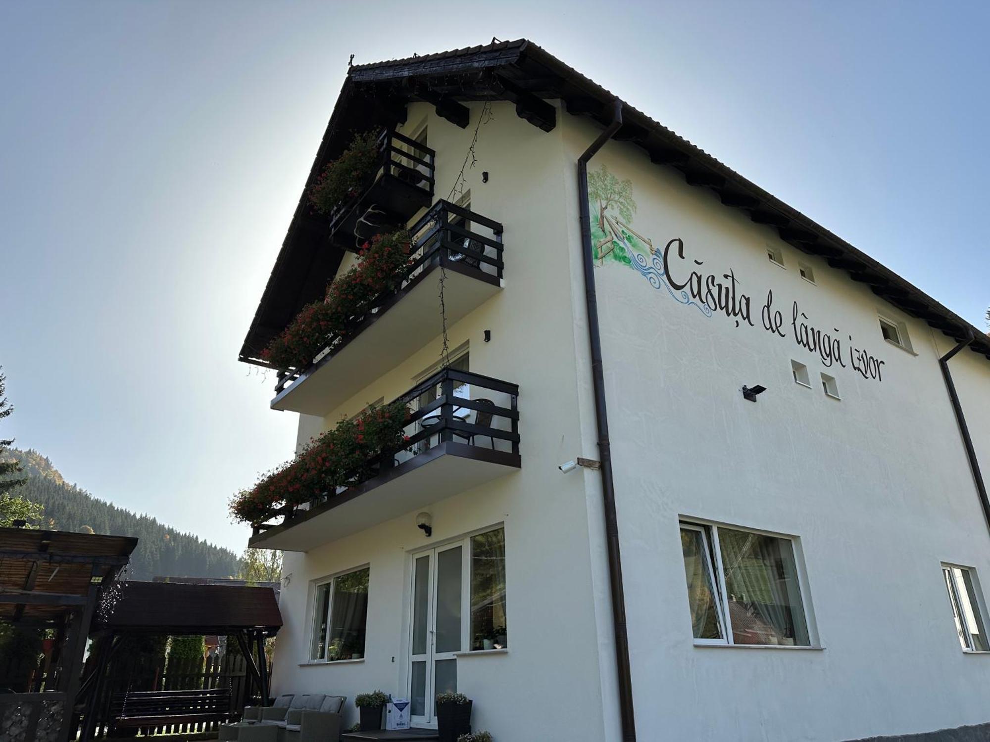 Casuta De Langa Izvor Hotel Moeciu De Sus Exterior photo
