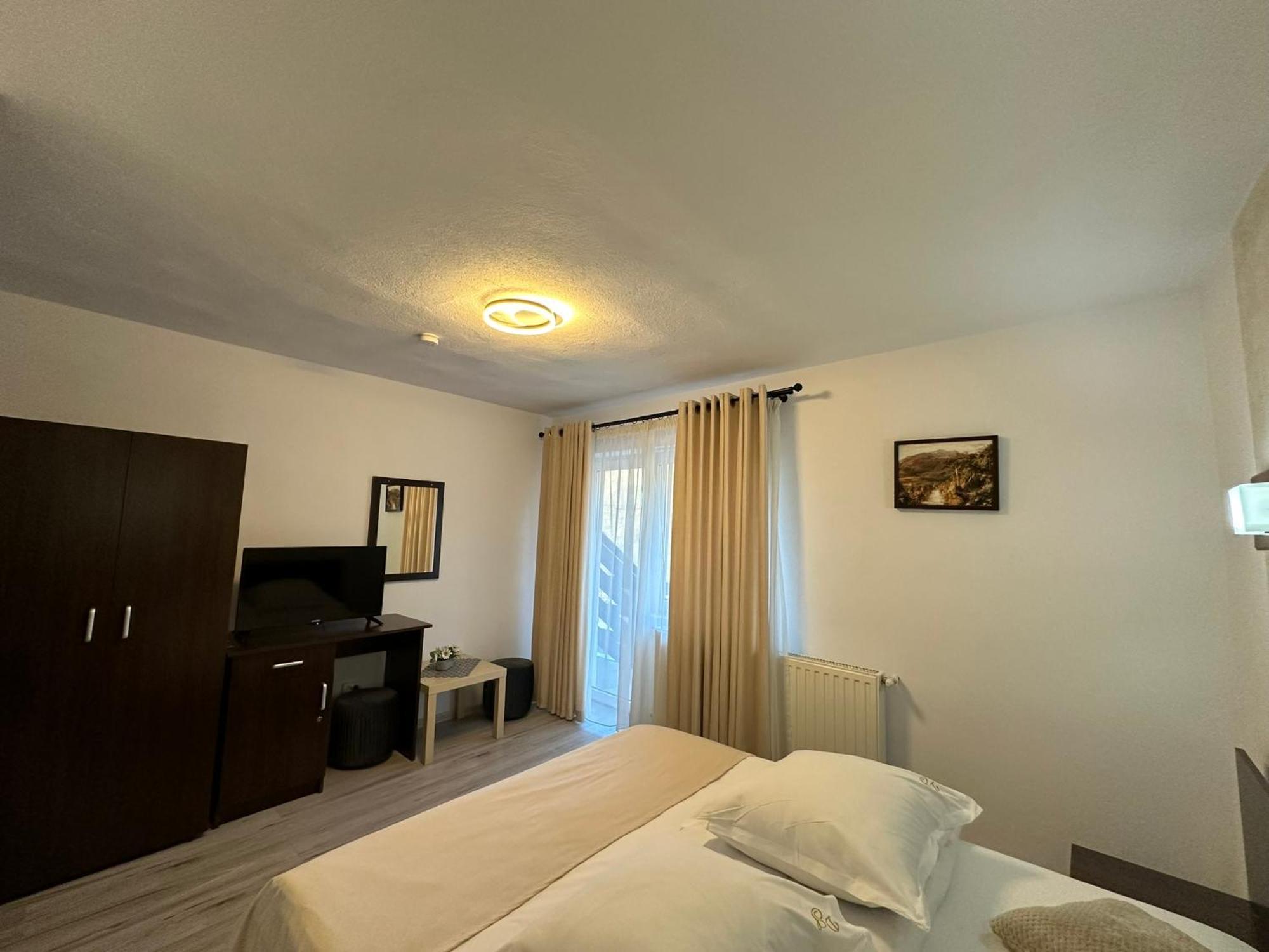 Casuta De Langa Izvor Hotel Moeciu De Sus Exterior photo