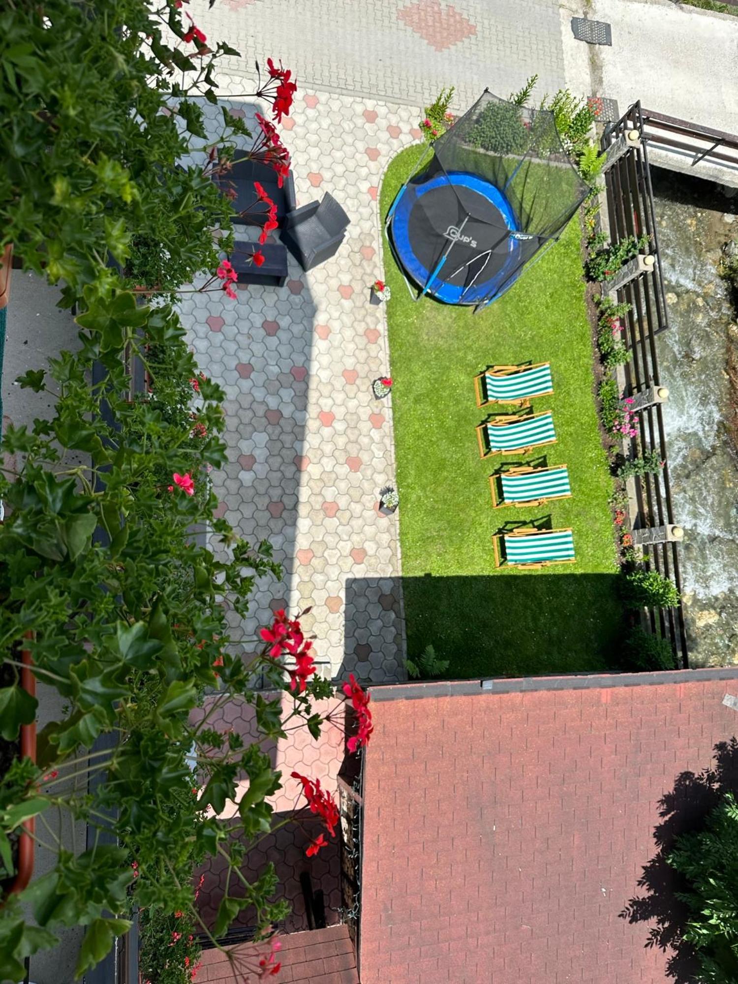 Casuta De Langa Izvor Hotel Moeciu De Sus Exterior photo